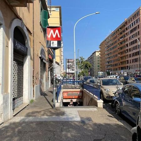 Апартаменты Luminoso Monolocale A 2 Passi Dalla Metro A Рим Экстерьер фото